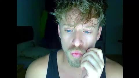 Snapshot of shirtless_dj chatting on November 4, 2:21 am Cick Goreskin online show from November 4, 2:21 am