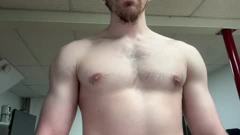 shirtlesshunk15 online show from April 22, 10:55 pm