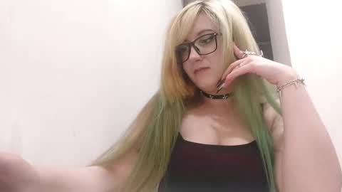Snapshot of shondrapisani chatting on June 23, 9:13 pm shondrapisani online show from June 23, 9:13 pm