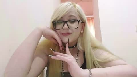 Snapshot of shondrapisani chatting on July 5, 11:17 am shondrapisani online show from July 5, 11:17 am