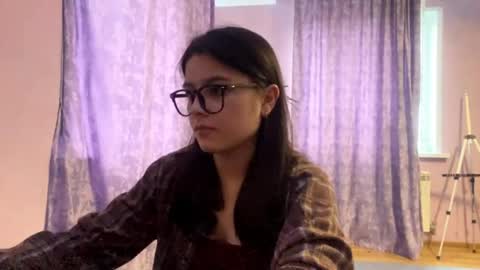 Marie online show from April 28, 2:22 pm