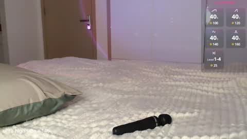 Snapshot of shoopdelang chatting on January 25, 5:08 pm Jess online show from January 25, 5:08 pm