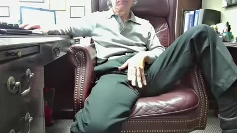 Snapshot of shootme69 chatting on October 31, 4:19 pm nikolas send dm for an appointment online show from October 31, 4:19 pm