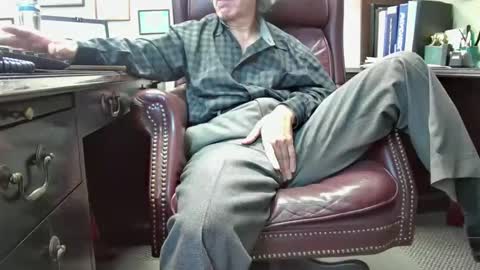 Snapshot of shootme69 chatting on November 5, 5:24 pm nikolas send dm for an appointment online show from November 5, 5:24 pm