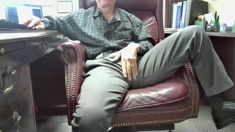 Snapshot of shootme69 chatting on November 14, 1:21 pm nikolas send dm for an appointment online show from November 14, 1:21 pm