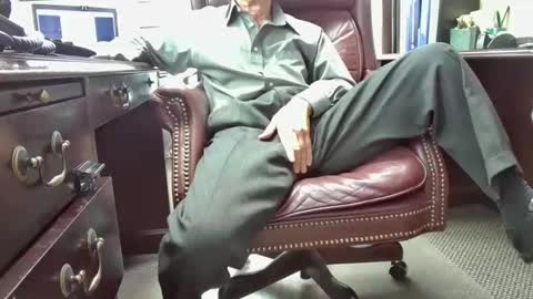 Snapshot of shootme69 chatting on November 20, 2:39 pm nikolas send dm for an appointment online show from November 20, 2:39 pm