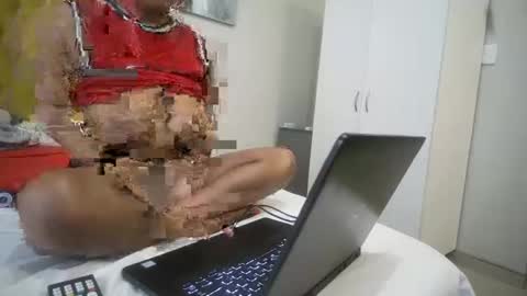 Snapshot of shotofmocha chatting on November 3, 8:37 am shotofmocha online show from November 3, 8:37 am