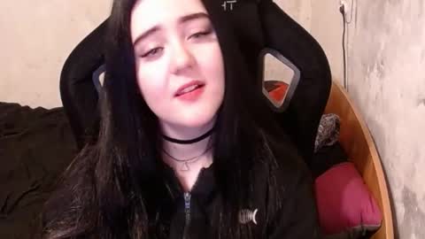 Snapshot of show_for_you chatting on December 3, 2:05 pm show_for_you online show from December 3, 2:05 pm