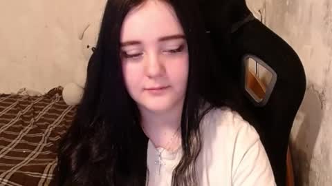 Snapshot of show_for_you chatting on January 9, 11:25 am show_for_you online show from January 9, 11:25 am