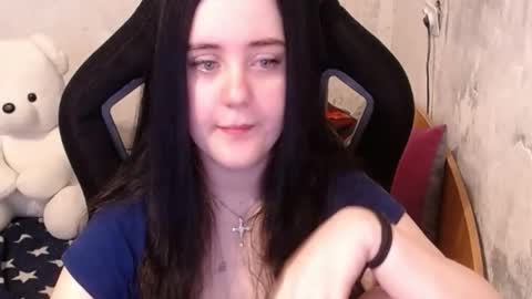 Snapshot of show_for_you chatting on January 22, 11:01 am show_for_you online show from January 22, 11:01 am