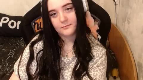 Snapshot of show_for_you chatting on October 7, 12:35 pm show_for_you online show from October 7, 12:35 pm