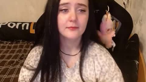 Snapshot of show_for_you chatting on November 4, 2:27 pm show_for_you online show from November 4, 2:27 pm