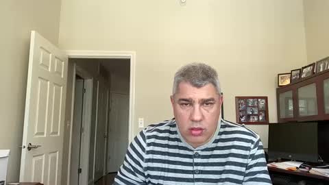 Snapshot of showmet chatting on February 18, 9:09 pm Chicago Guy online show from February 18, 9:09 pm