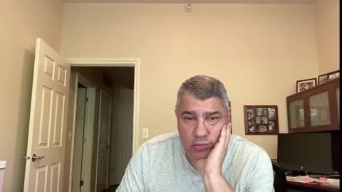 Snapshot of showmet chatting on September 16, 6:42 pm Chicago Guy online show from September 16, 6:42 pm