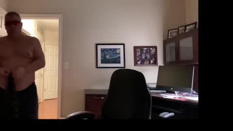 Snapshot of showmet chatting on January 6, 4:49 am Chicago Guy online show from January 6, 4:49 am