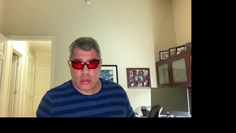 Snapshot of showmet chatting on March 17, 3:44 am Chicago Guy online show from March 17, 3:44 am