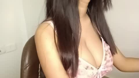 shreya_0 online show from April 27, 10:57 am