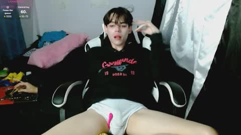 Snapshot of shun_sun chatting on January 15, 5:34 am Shun White online show from January 15, 5:34 am