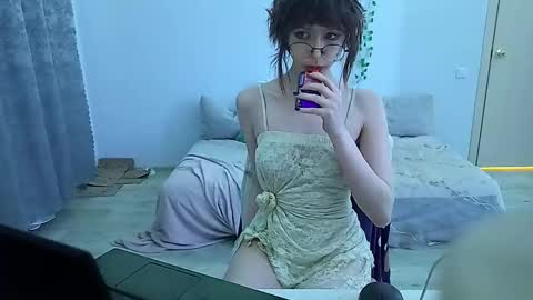 Snapshot of shushencii chatting on September 17, 3:24 pm Aria online show from September 17, 3:24 pm