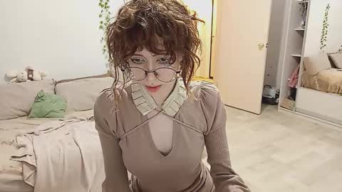 Snapshot of shushencii chatting on October 27, 10:03 pm Aria online show from October 27, 10:03 pm