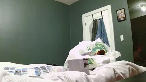 Snapshot of shutterbug989 chatting on December 25, 4:01 am shutterbug989 online show from December 25, 4:01 am