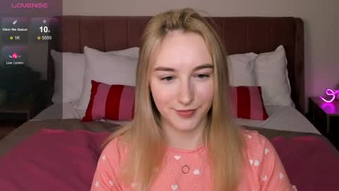 Snapshot of shy__polly chatting on May 15, 11:12 pm Polly online show from May 15, 11:12 pm