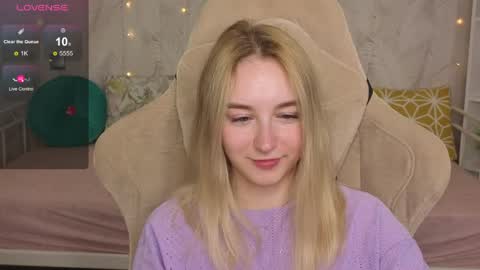 Snapshot of shy__polly chatting on June 11, 12:32 am Polly online show from June 11, 12:32 am