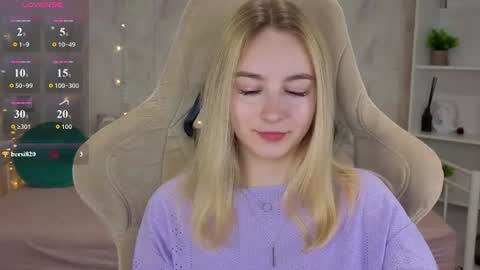 Snapshot of shy__polly chatting on July 19, 12:14 am Polly online show from July 19, 12:14 am