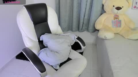 Nahomy online show from December 28, 3:58 am