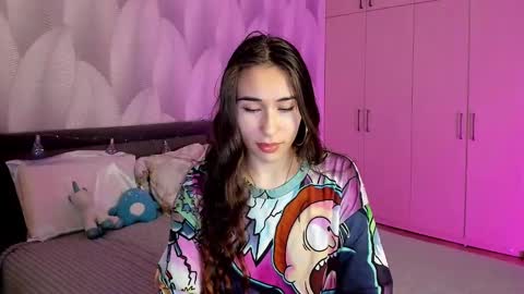 Snapshot of shy_bambiii chatting on December 11, 2:09 am Mika online show from December 11, 2:09 am