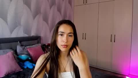 Snapshot of shy_bambiii chatting on September 15, 7:30 am Mika online show from September 15, 7:30 am