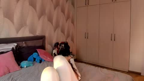 Mika online show from November 1, 2:02 am