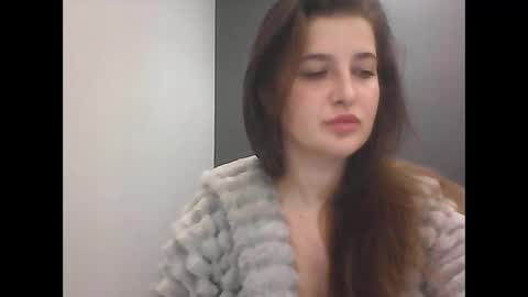 Snapshot of shy_girl98 chatting on November 18, 11:15 pm shy_girl98 online show from November 18, 11:15 pm