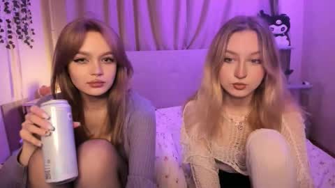 Snapshot of shy_meowmegan chatting on October 4, 9:13 pm Megan 3 online show from October 4, 9:13 pm