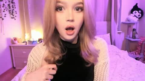 Snapshot of shy_meowmegan chatting on December 3, 1:13 am Megan 3 online show from December 3, 1:13 am