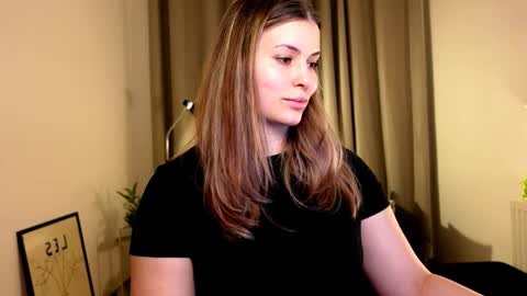 Snapshot of shy_nerd_babyy chatting on February 4, 11:16 am shy_nerd_babyy online show from February 4, 11:16 am