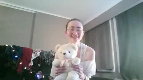 Snapshot of shy_night_bat chatting on March 29, 12:43 am Shy Night Bat online show from March 29, 12:43 am