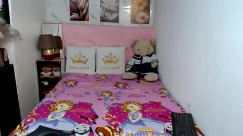 Snapshot of shy_pinay chatting on February 9, 12:31 pm shy_pinay online show from February 9, 12:31 pm