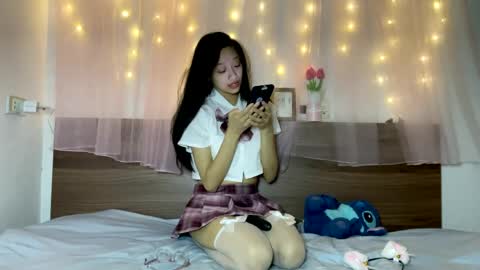 Snapshot of shy_pink_doll chatting on June 8, 3:12 pm shy_pink_doll online show from June 8, 3:12 pm