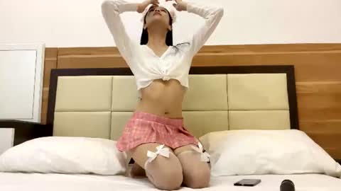 Snapshot of shy_pink_doll chatting on June 19, 11:30 pm shy_pink_doll online show from June 19, 11:30 pm