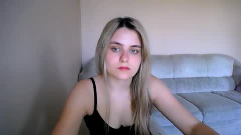 Snapshot of shy_sabrina_ chatting on May 6, 2:22 pm shy_sabrina_ online show from May 6, 2:22 pm