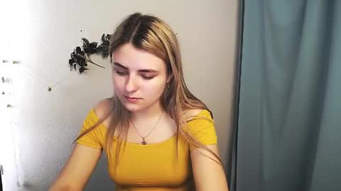 Snapshot of shy_sabrina_ chatting on May 20, 11:49 am shy_sabrina_ online show from May 20, 11:49 am