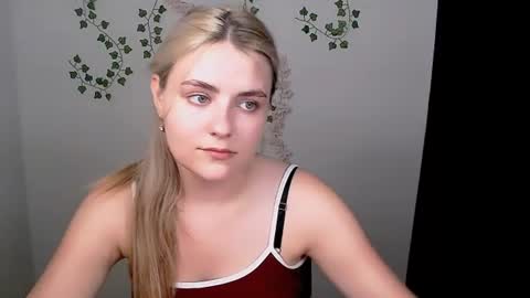 shy_sabrina_ online show from June 30, 12:39 pm