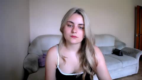 shy_sabrina_ online show from July 4, 12:00 pm