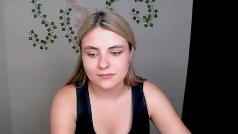 shy_sabrina_ online show from July 14, 12:22 pm