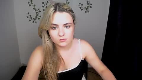 shy_sabrina_ online show from July 20, 2:08 pm