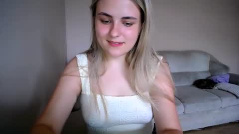 shy_sabrina_ online show from July 21, 1:35 pm