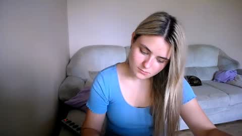 shy_sabrina_ online show from July 30, 12:59 pm