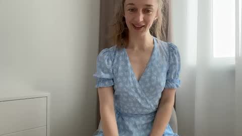 shy_schoolgirl_ online show from June 10, 12:04 pm