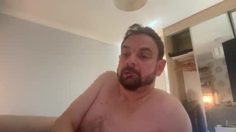 Snapshot of shyb35 chatting on October 28, 10:52 am shyb35 online show from October 28, 10:52 am